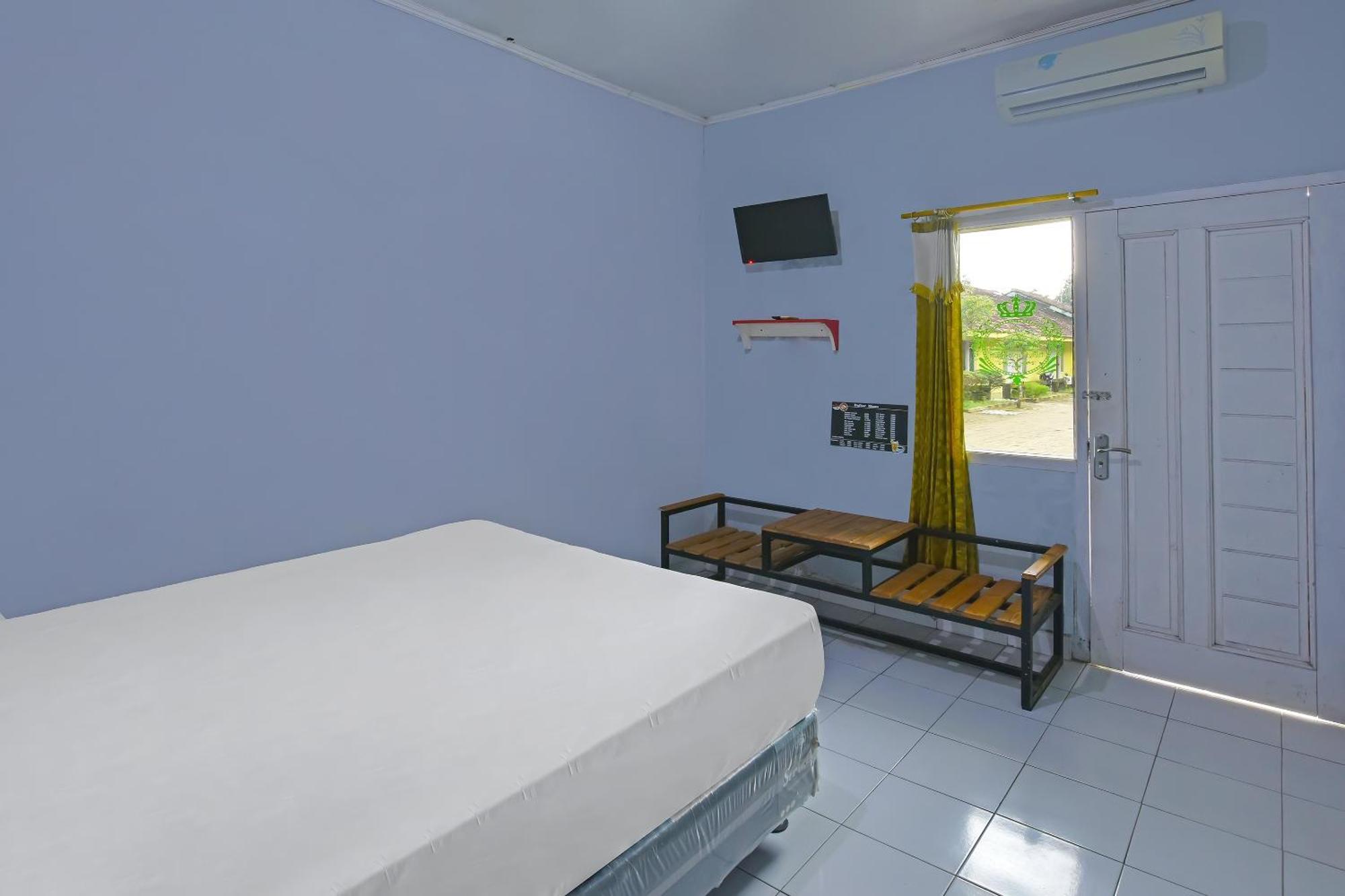 Spot On 91905 Hotel Cipto Arum Cilacap Εξωτερικό φωτογραφία