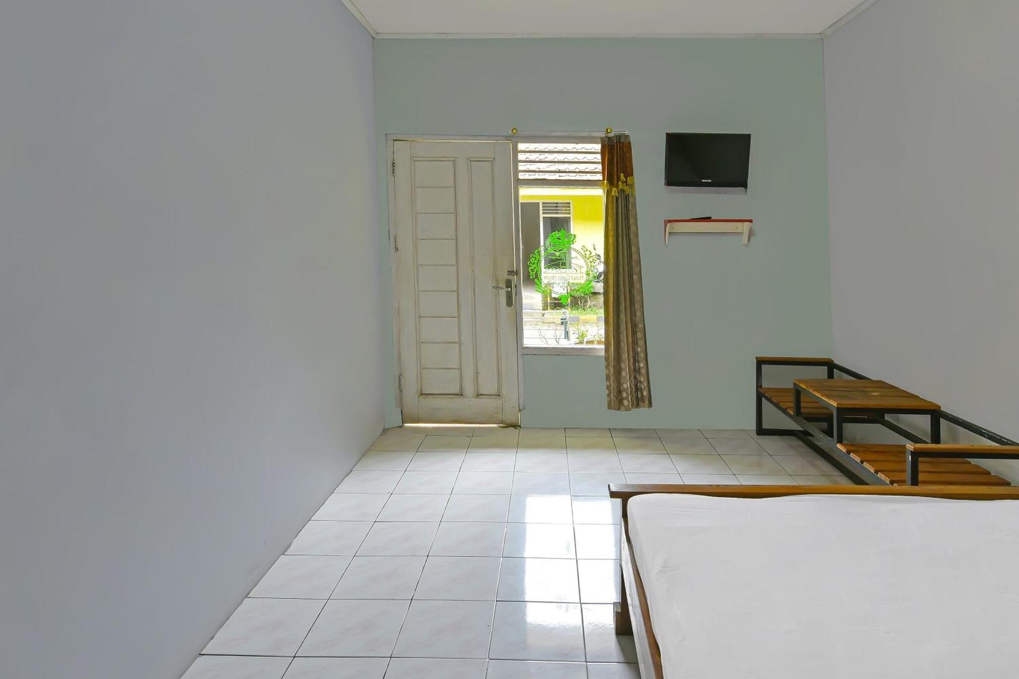 Spot On 91905 Hotel Cipto Arum Cilacap Εξωτερικό φωτογραφία
