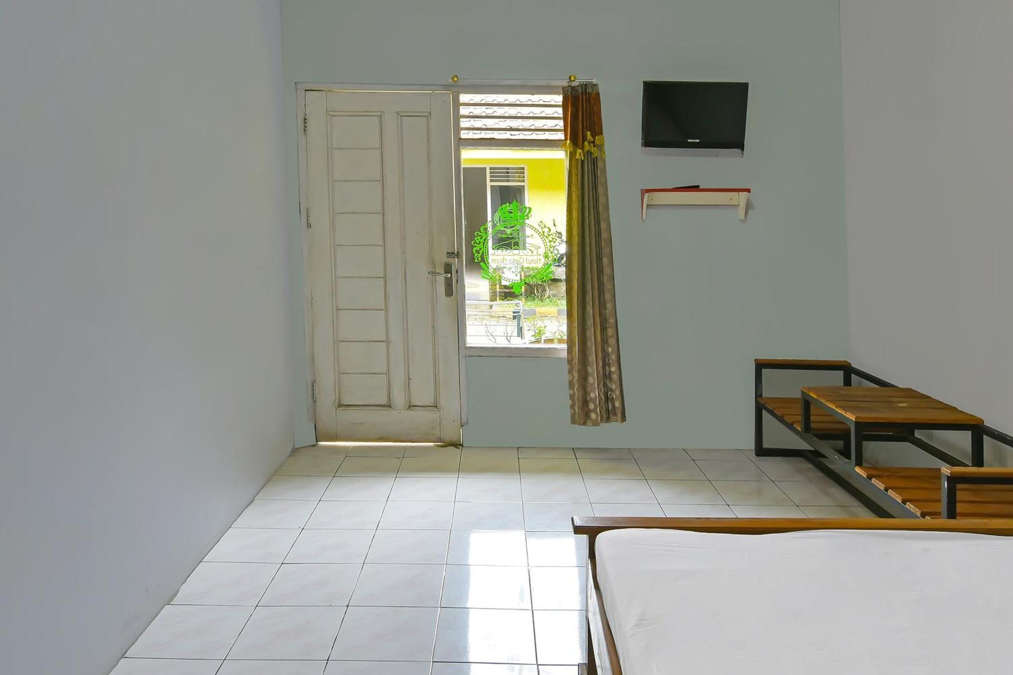 Spot On 91905 Hotel Cipto Arum Cilacap Εξωτερικό φωτογραφία